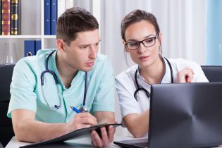 Raporty lekarskie i pielęgniarskie – czy zawsze musisz je prowadzić